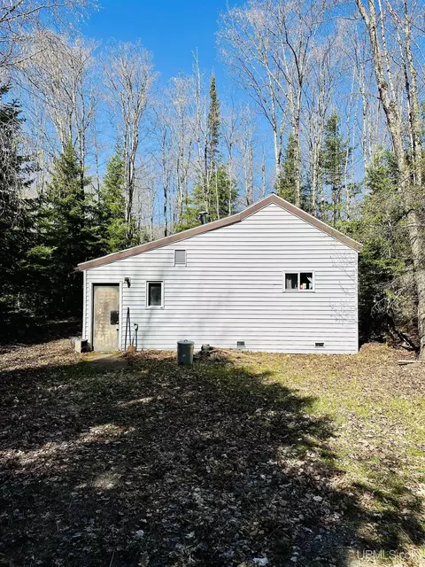 25486 Moilanen, Covington, MI 49919