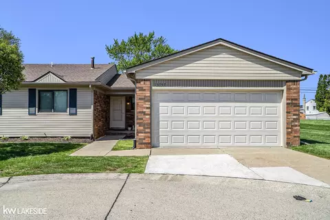 13757 Villa Pointe Dr #14, Warren, MI 48088