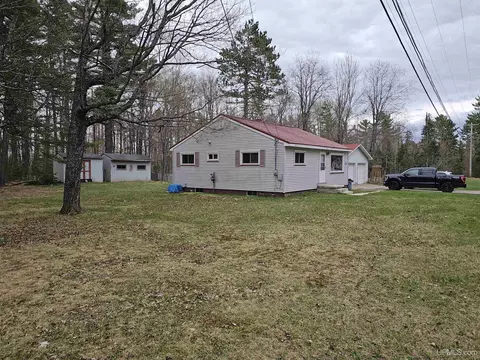 1084 Cooper Lk, Ishpeming, MI 49849