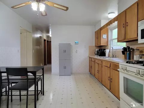 1302 Smith, Temperance, MI 48182 photo 8