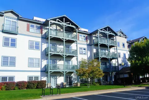 1279 Lakeshore Park Pl #PA - 35E, Marquette, MI 49855