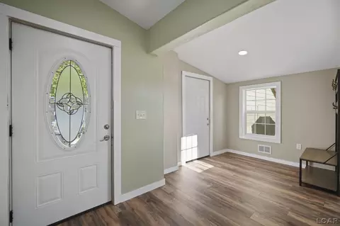 Entry Way - 1025 E Carleton, Adrian, MI 49221 photo 3 of 4