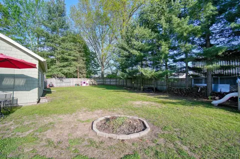 Exterior - 1025 E Carleton, Adrian, MI 49221 photo 7 of 11