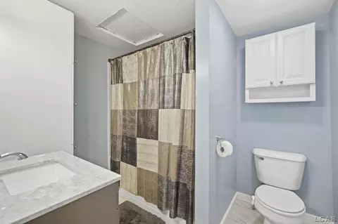 Bath - 1025 E Carleton, Adrian, MI 49221 photo 1 of 3