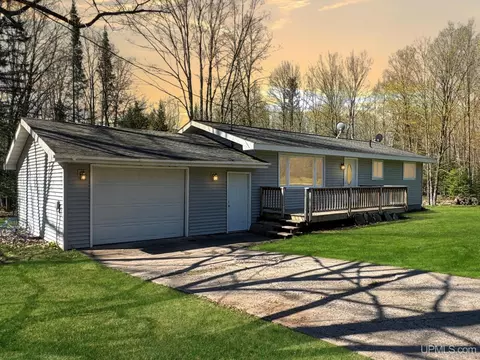 w6267 Groveland Mine Road, Felch, MI 49831