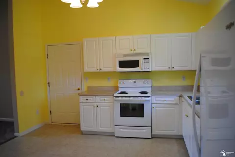 Kitchen - 5280 Torrington, Monroe, MI 48162 photo 3 of 3