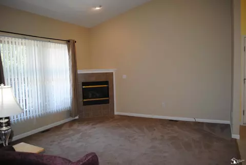 Living - 5280 Torrington, Monroe, MI 48162 photo 3 of 3