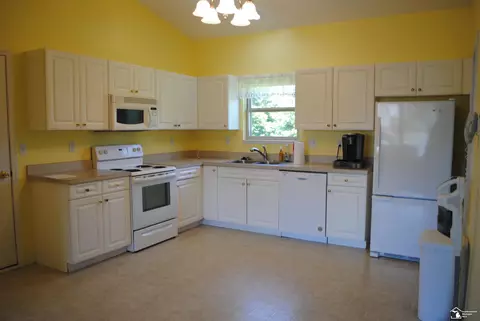 Kitchen - 5280 Torrington, Monroe, MI 48162 photo 1 of 3