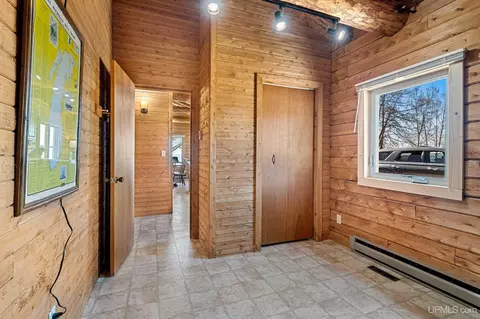 Entry Way - N11564 Blue Fox, Cedar River, MI 49887 photo 2 of 3