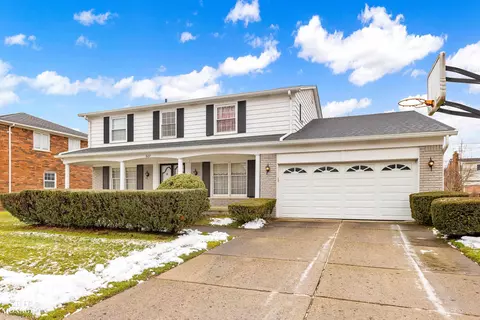 607 Canterbury, Grosse Pointe Woods, MI 48236