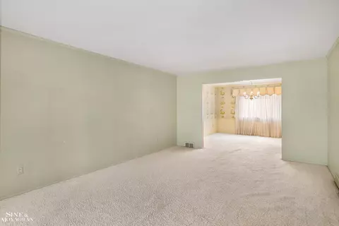 607 Canterbury, Grosse Pointe Woods, MI 48236 photo 4
