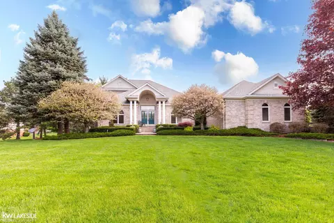 68076 Stonehenge, Washington, MI 48095