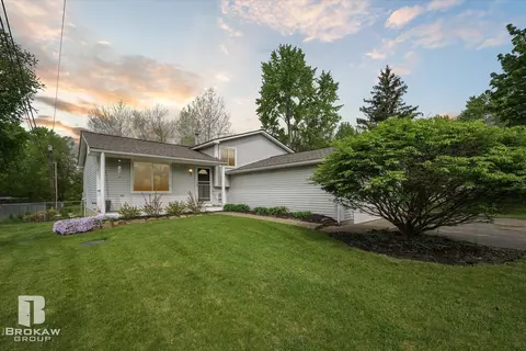 315 Sherman, Ortonville, MI 48462