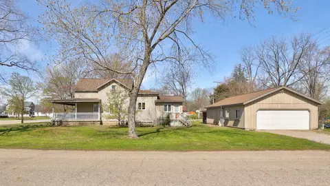 804 W Huron, Vassar, MI 48768 photo 2