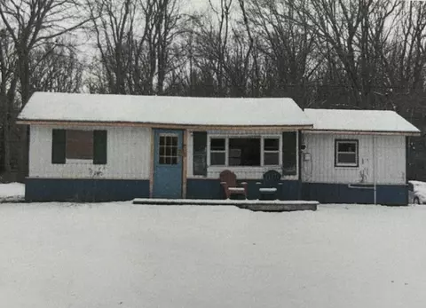 2047 W Clarence, Harrison, MI 48625