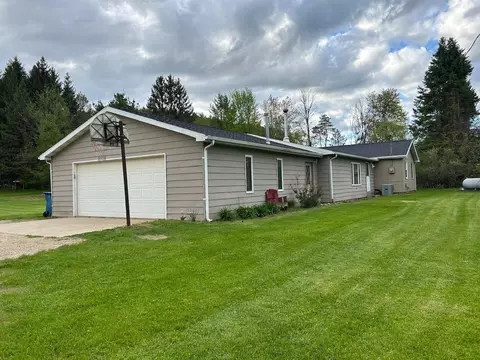 Exterior - 1401 Chappel Dm, Gladwin, MI 48624 photo 4 of 6