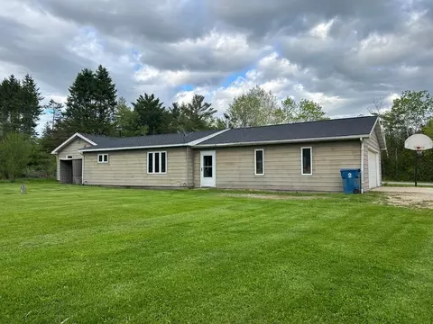 Exterior - 1401 Chappel Dm, Gladwin, MI 48624 photo 5 of 6