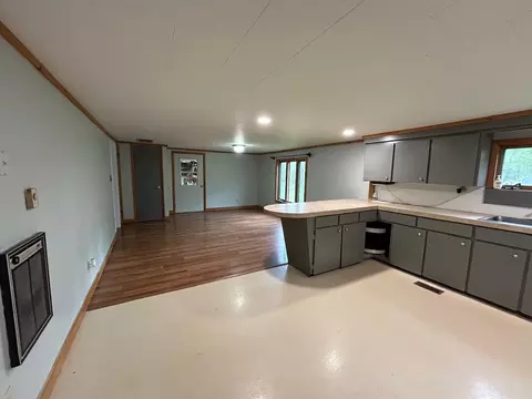 Living - 1401 Chappel Dm, Gladwin, MI 48624 photo 5 of 6