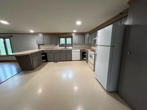 Kitchen - 1401 Chappel Dm, Gladwin, MI 48624 photo 2 of 3