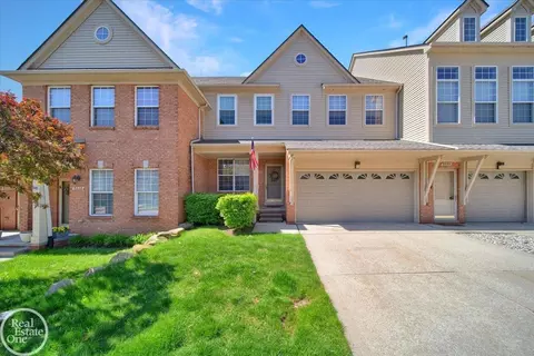 5062 Paladin, Utica, MI 48316