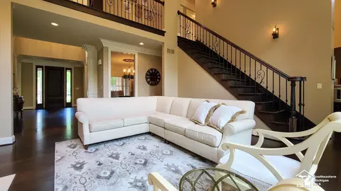 Living - 1062 Abbey, Monroe, MI 48161 photo 5 of 7