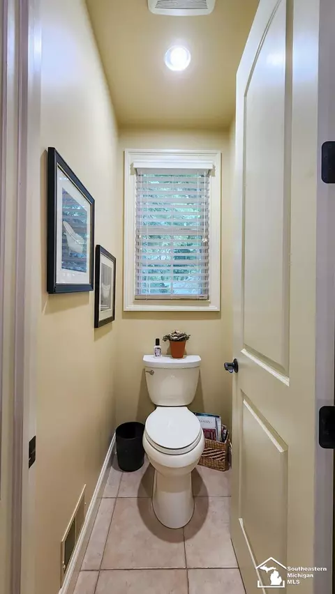 Bath - 1062 Abbey, Monroe, MI 48161 photo 4 of 11