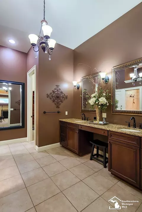 Bath - 1062 Abbey, Monroe, MI 48161 photo 3 of 11