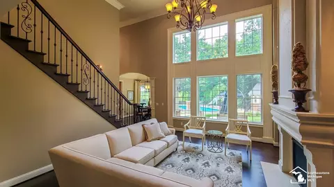 Living - 1062 Abbey, Monroe, MI 48161 photo 4 of 7