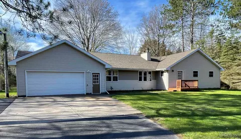 5771 Chaison 235, Gladstone, MI 49837