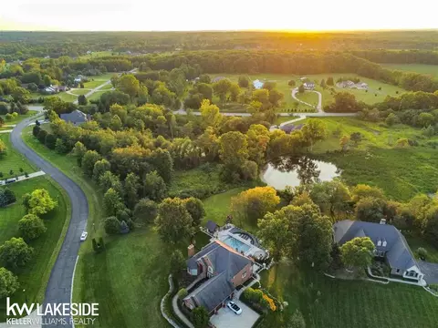 4463 Timber Rdg, Bruce, MI 48065 photo 8