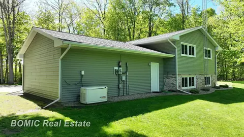 Exterior - 4840 Nancy, Vassar, MI 48768 photo 9 of 12