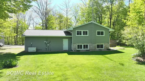 Exterior - 4840 Nancy, Vassar, MI 48768 photo 10 of 12
