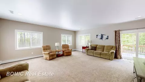 Living - 4840 Nancy, Vassar, MI 48768 photo 4 of 4