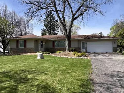 2756 Bent Oak, Adrian, MI 49221