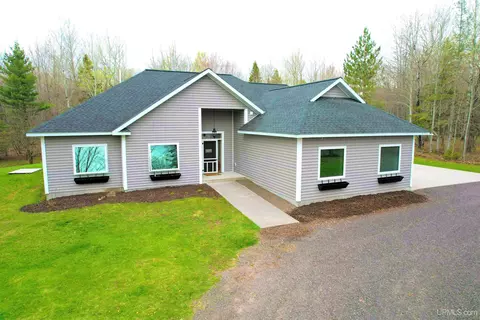 44232 Paradise, Chassell, MI 49916