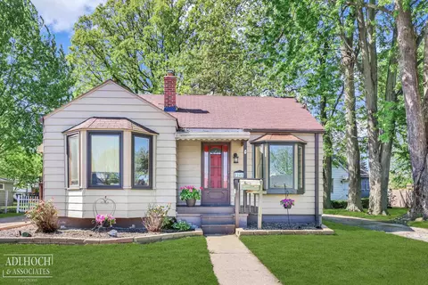 22416 Clairwood, Saint Clair Shores, MI 48080