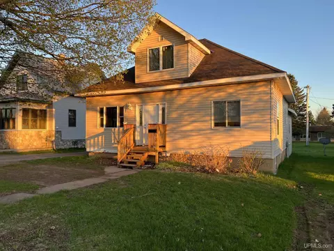 Exterior - 210 Hancock, Wakefield, MI 49968 photo 2 of 2