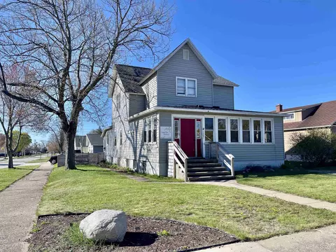 1301 Dakota, Gladstone, MI 49837
