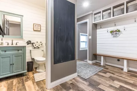 Entry Way - 361 S M-18, Gladwin, MI 48624 photo 1 of 9