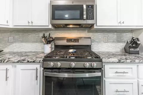 Kitchen - 361 S M-18, Gladwin, MI 48624 photo 5 of 6