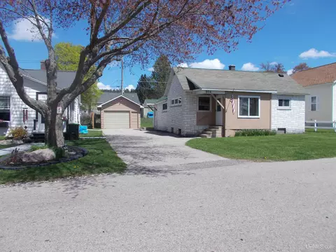 804 W Fleshiem, Iron Mountain, MI 49801