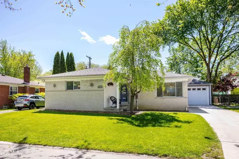 867 Grosse Pointe, Grosse Pointe, MI 48230