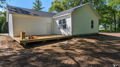 Exterior - 7710 Exeter, Monroe, MI 48162 photo 4 of 6