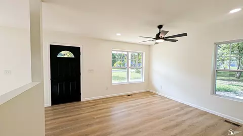 Living - 7710 Exeter, Monroe, MI 48162 photo 4 of 4