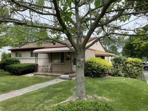 8583 State Park, Center Line, MI 48015