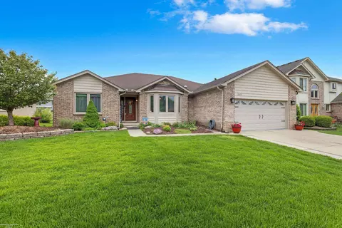 52653 Stag Rdg, Macomb, MI 48042