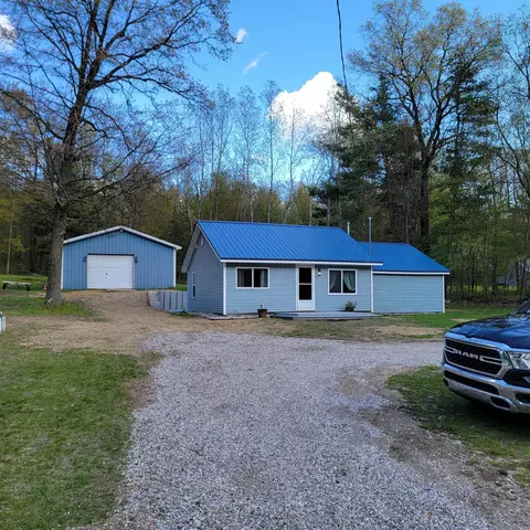 Exterior - 3280 N Harrison, Harrison, MI 48625 photo 2 of 8