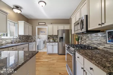 Kitchen - 52640 Sable, Macomb, MI 48042 photo 3 of 5