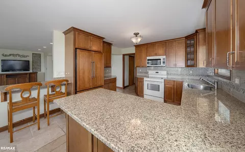 Kitchen - 1416 Saint Clair Riv, Algonac, MI 48001 photo 2 of 3