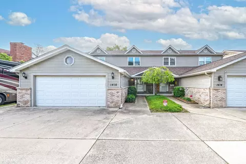 1416 Saint Clair Riv, Algonac, MI 48001